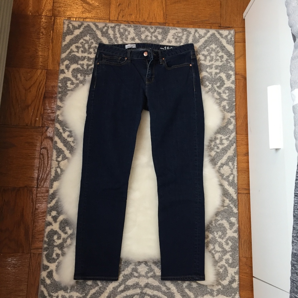 Women's GAP Dark Wash Straight Leg Jeans Size 28